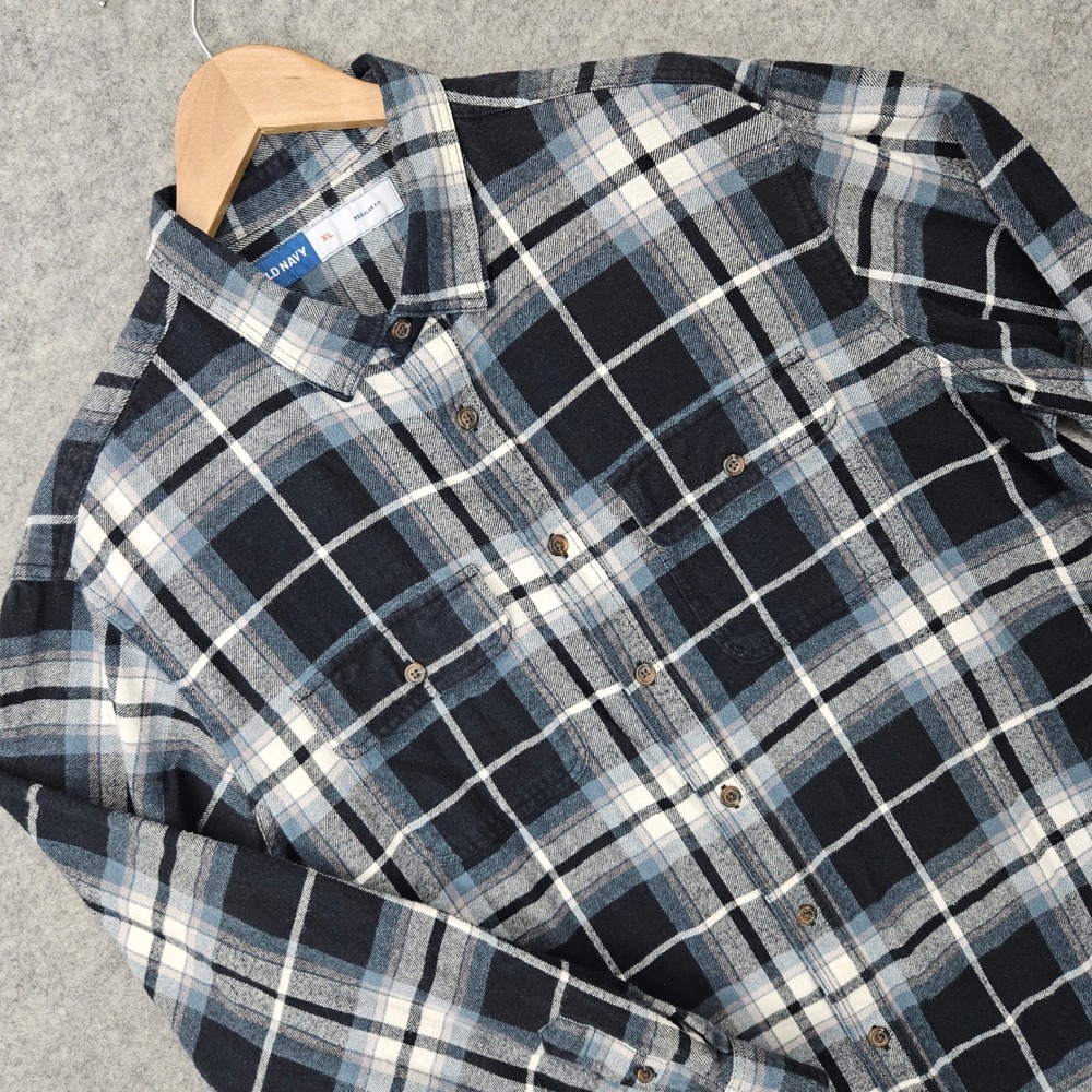 Old Navy Flannel Shirt Men's XL Black Blue Plaid Regular Fit Ling Sleeve Fall